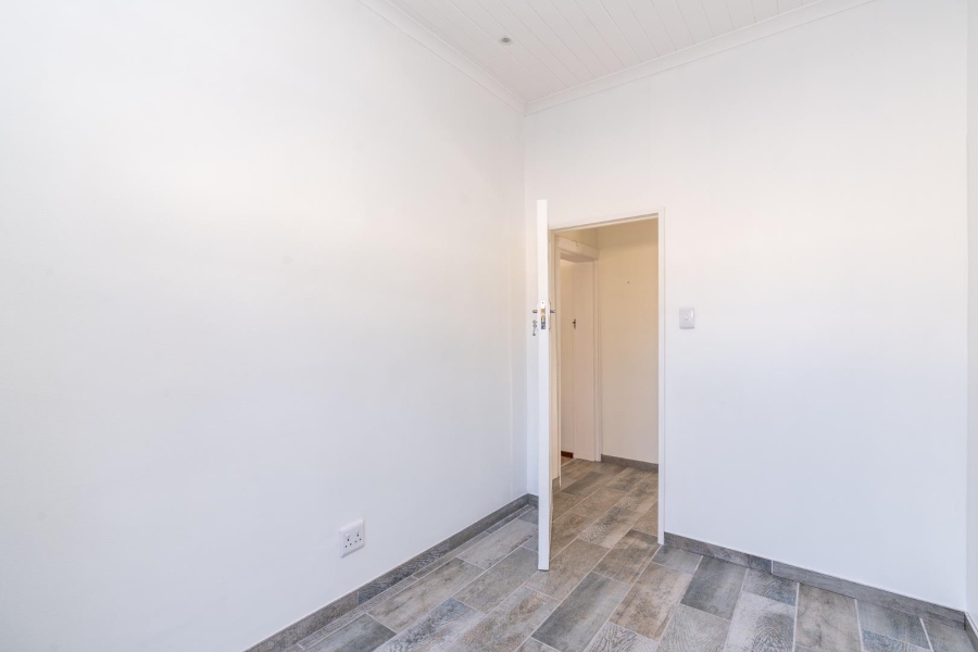 To Let 4 Bedroom Property for Rent in Mowbray Western Cape
